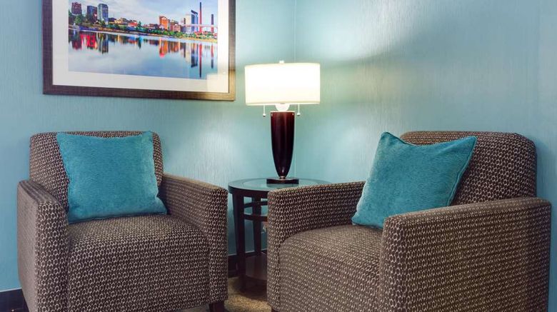 <b>Drury Inn & Suites Birmingham Grandview Lobby</b>. Images powered by <a href="https://iceportal.shijigroup.com/" title="IcePortal" target="_blank">IcePortal</a>.