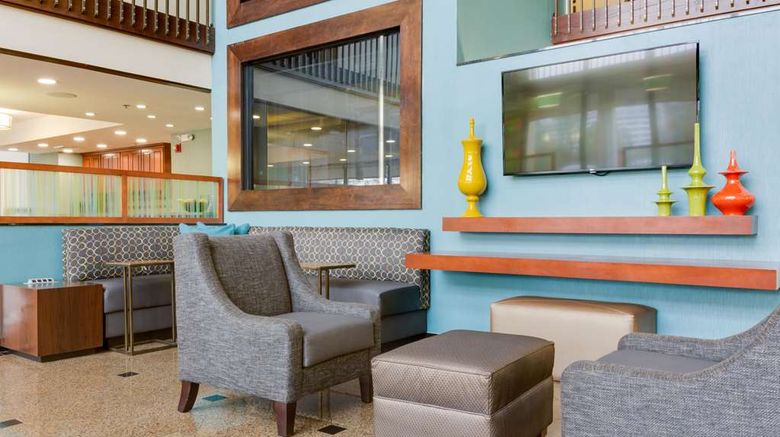 <b>Drury Inn & Suites Birmingham Grandview Lobby</b>. Images powered by <a href="https://iceportal.shijigroup.com/" title="IcePortal" target="_blank">IcePortal</a>.