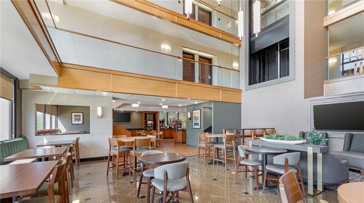 Drury Inn & Suites Birmingham Grandview Lobby