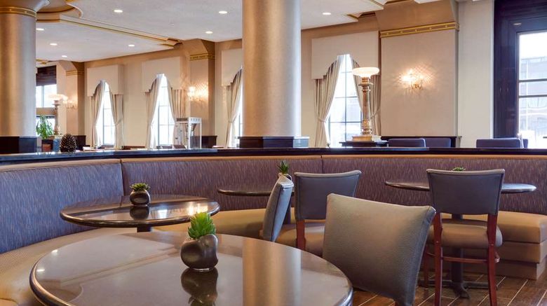 <b>Drury Plaza Hotel St Louis at the Arch Restaurant</b>. Images powered by <a href="https://iceportal.shijigroup.com/" title="IcePortal" target="_blank">IcePortal</a>.