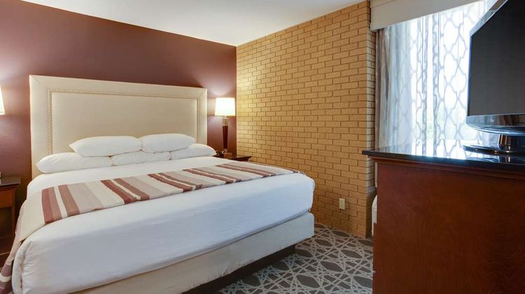 Drury Inn & Suites Louisville East Room
