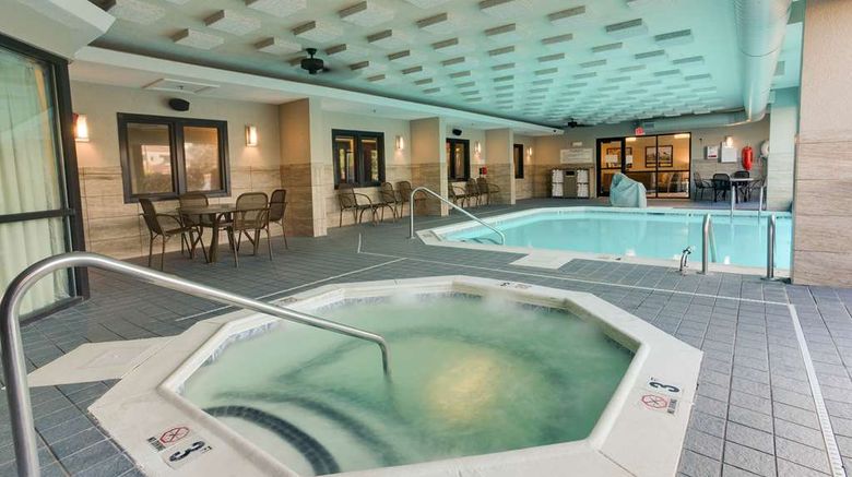 <b>Drury Inn & Suites Louisville East Pool</b>. Images powered by <a href="https://iceportal.shijigroup.com/" title="IcePortal" target="_blank">IcePortal</a>.