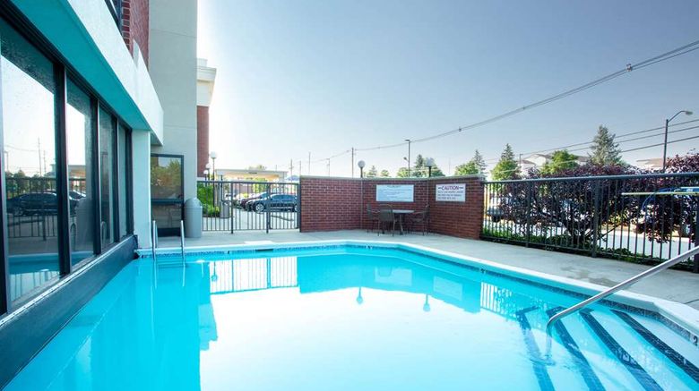 <b>Drury Inn & Suites Louisville East Pool</b>. Images powered by <a href="https://iceportal.shijigroup.com/" title="IcePortal" target="_blank">IcePortal</a>.