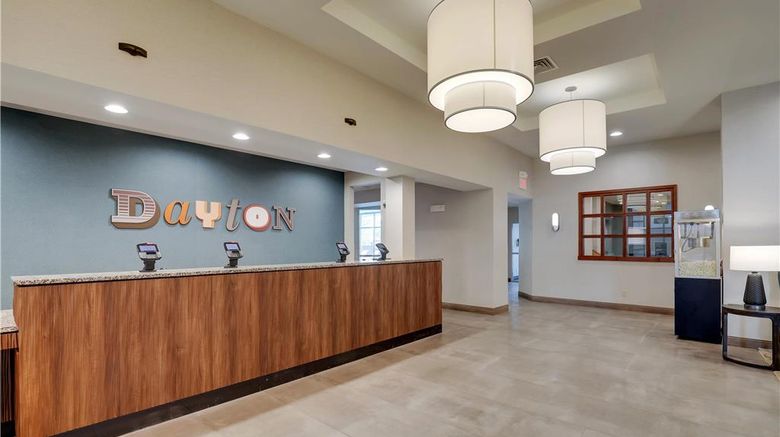 <b>Drury Inn & Suites Dayton North Lobby</b>. Images powered by <a href="https://iceportal.shijigroup.com/" title="IcePortal" target="_blank">IcePortal</a>.