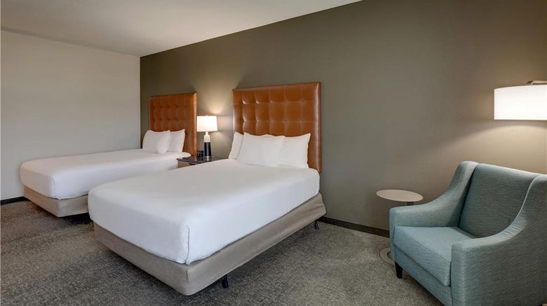 <b>Drury Inn & Suites Dayton North Room</b>. Images powered by <a href="https://iceportal.shijigroup.com/" title="IcePortal" target="_blank">IcePortal</a>.