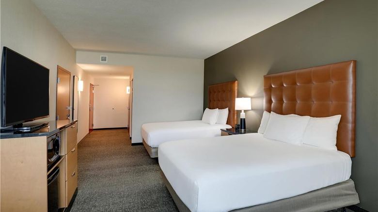 <b>Drury Inn & Suites Dayton North Room</b>. Images powered by <a href="https://iceportal.shijigroup.com/" title="IcePortal" target="_blank">IcePortal</a>.