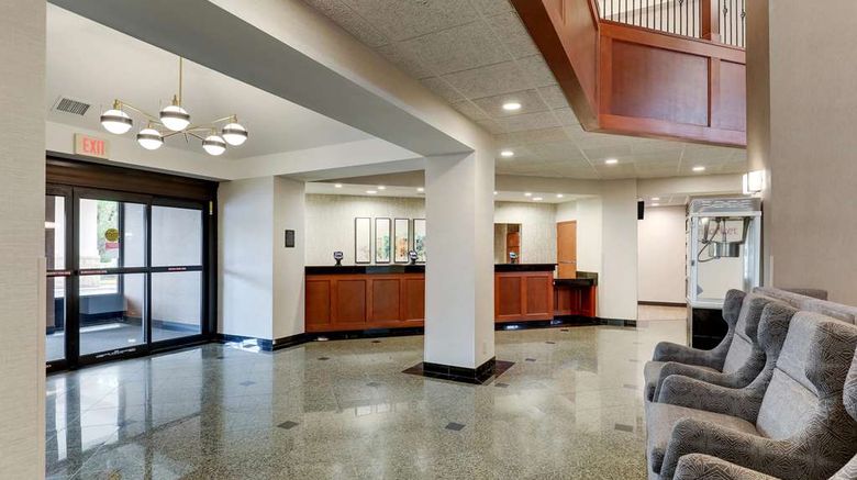 <b>Drury Inn & Suites Birmingham Lakeshore Lobby</b>. Images powered by <a href="https://iceportal.shijigroup.com/" title="IcePortal" target="_blank">IcePortal</a>.
