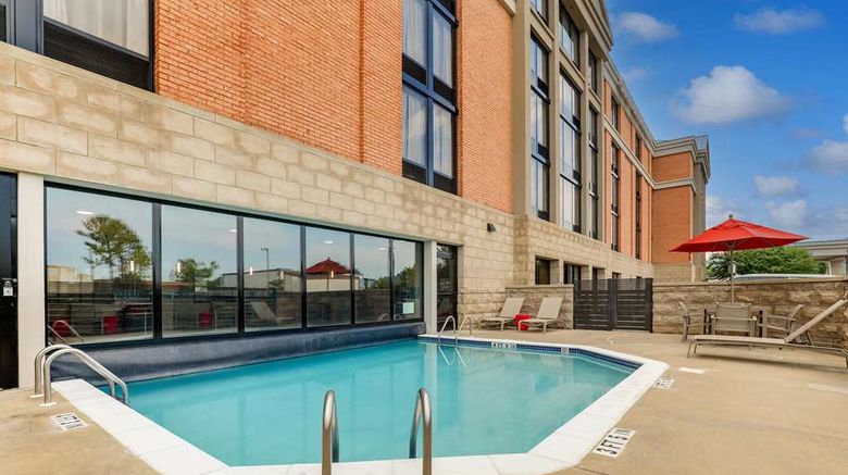 <b>Drury Inn & Suites Birmingham Lakeshore Pool</b>. Images powered by <a href="https://iceportal.shijigroup.com/" title="IcePortal" target="_blank">IcePortal</a>.