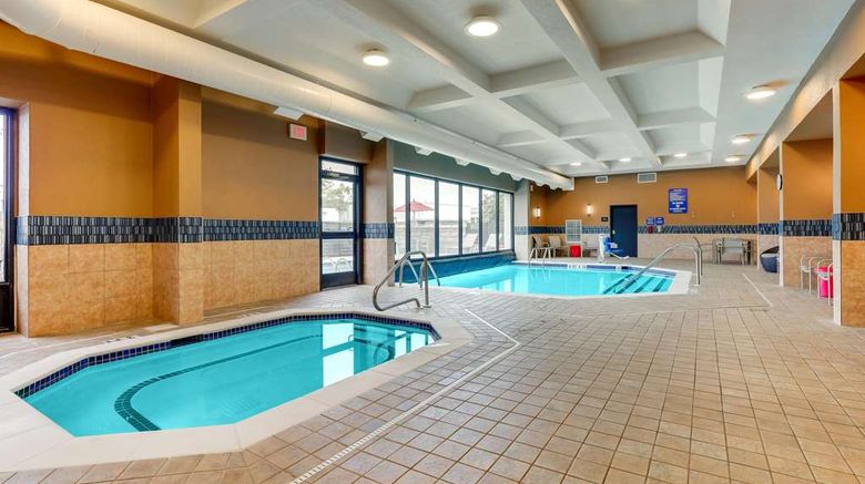 <b>Drury Inn & Suites Birmingham Lakeshore Pool</b>. Images powered by <a href="https://iceportal.shijigroup.com/" title="IcePortal" target="_blank">IcePortal</a>.