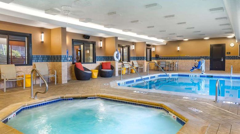 <b>Drury Inn & Suites St Louis Southwest Pool</b>. Images powered by <a href="https://iceportal.shijigroup.com/" title="IcePortal" target="_blank">IcePortal</a>.