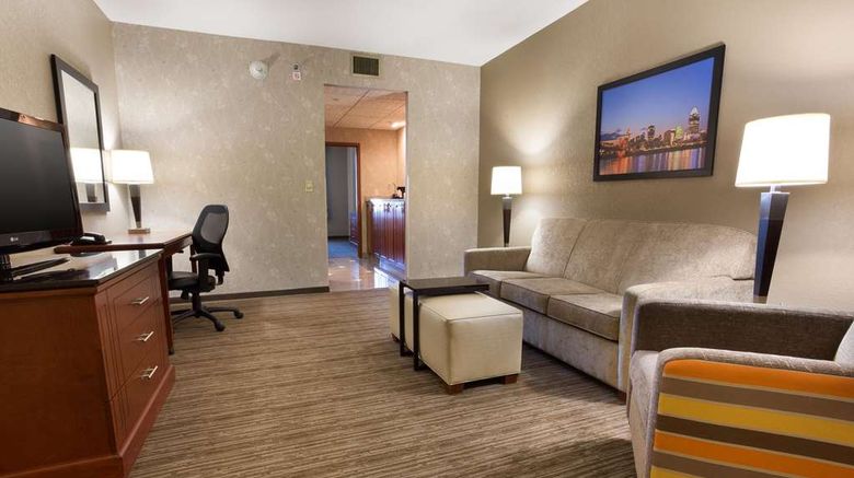 <b>Drury Inn & Suites Cincinnati Room</b>. Images powered by <a href="https://iceportal.shijigroup.com/" title="IcePortal" target="_blank">IcePortal</a>.