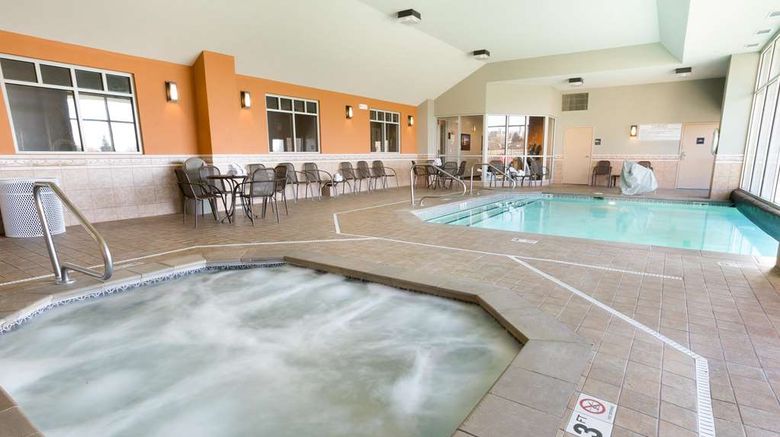 <b>Drury Inn & Suites Cincinnati Pool</b>. Images powered by <a href="https://iceportal.shijigroup.com/" title="IcePortal" target="_blank">IcePortal</a>.