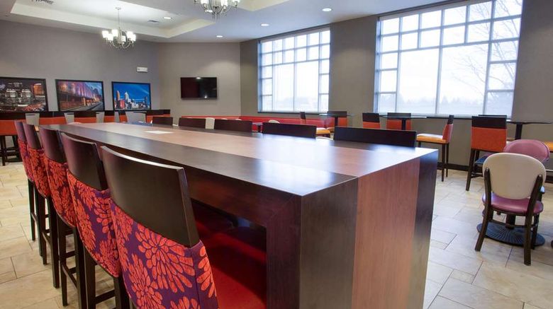 <b>Drury Inn & Suites Cincinnati Restaurant</b>. Images powered by <a href="https://iceportal.shijigroup.com/" title="IcePortal" target="_blank">IcePortal</a>.