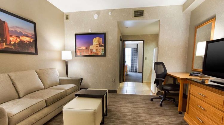 Drury Inn & Suites Lafayette Room