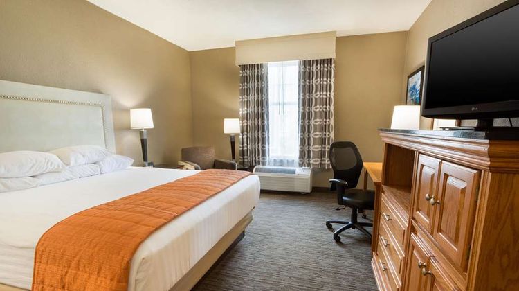 Drury Inn & Suites Lafayette Room