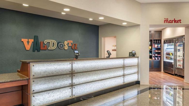<b>Drury Plaza Hotel Valdosta Lobby</b>. Images powered by <a href="https://iceportal.shijigroup.com/" title="IcePortal" target="_blank">IcePortal</a>.