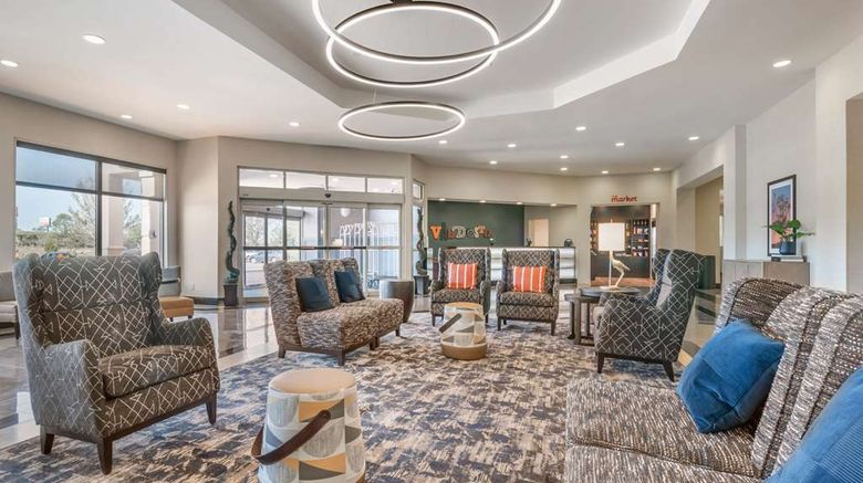 <b>Drury Plaza Hotel Valdosta Lobby</b>. Images powered by <a href="https://iceportal.shijigroup.com/" title="IcePortal" target="_blank">IcePortal</a>.