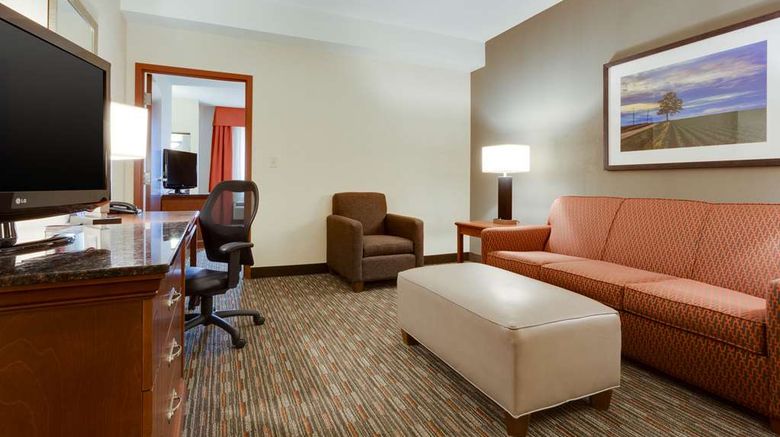 <b>Drury Inn & Suites St Louis O'Fallon IL Suite</b>. Images powered by <a href="https://iceportal.shijigroup.com/" title="IcePortal" target="_blank">IcePortal</a>.