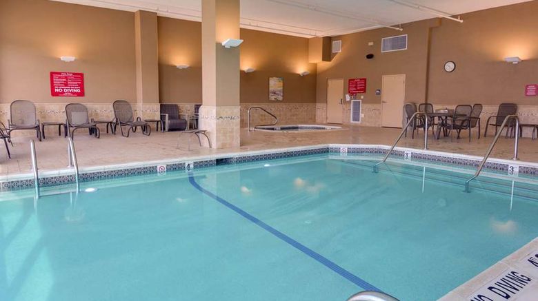 <b>Drury Inn & Suites St Louis Forest Park Pool</b>. Images powered by <a href="https://iceportal.shijigroup.com/" title="IcePortal" target="_blank">IcePortal</a>.