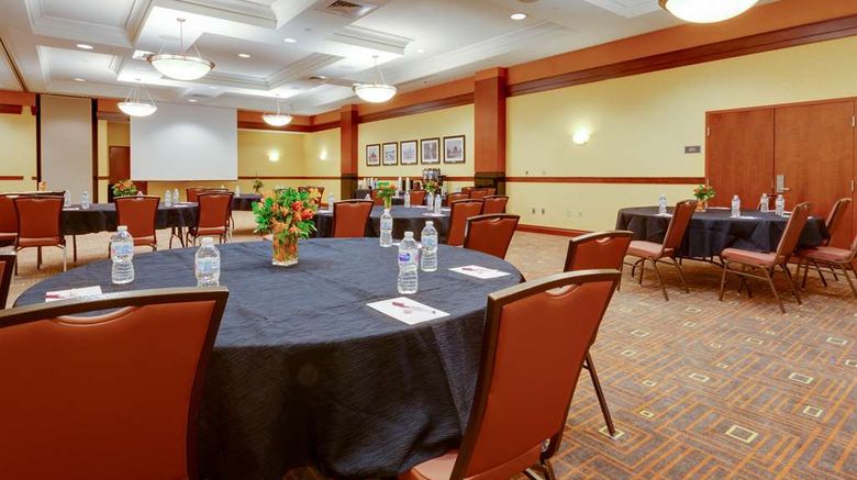 <b>Drury Inn & Suites St Louis Forest Park Meeting</b>. Images powered by <a href="https://iceportal.shijigroup.com/" title="IcePortal" target="_blank">IcePortal</a>.