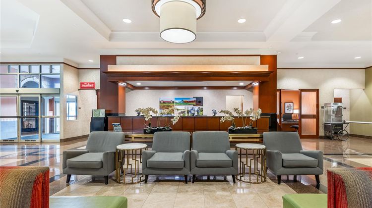 Drury Inn & Suites St Louis Forest Park Lobby