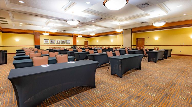 Drury Inn & Suites St Louis Forest Park Meeting