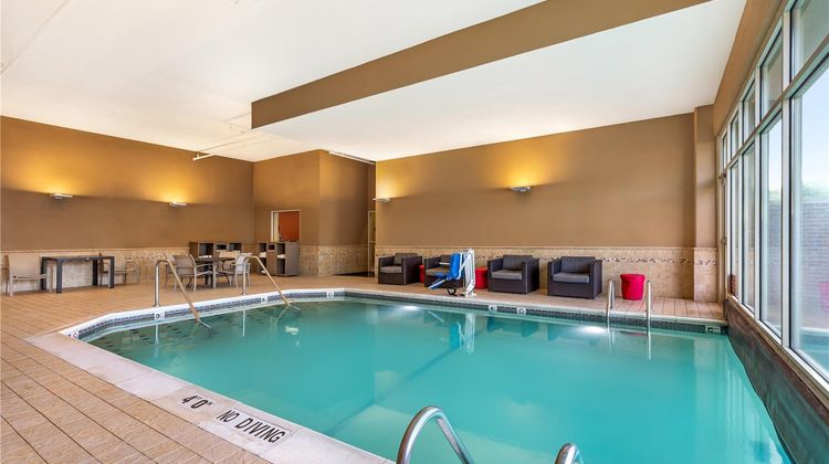 Drury Inn & Suites St Louis Forest Park Pool