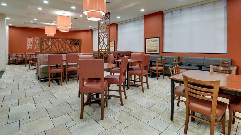 <b>Drury Inn & Suites Charlotte Northlake Restaurant</b>. Images powered by <a href="https://iceportal.shijigroup.com/" title="IcePortal" target="_blank">IcePortal</a>.