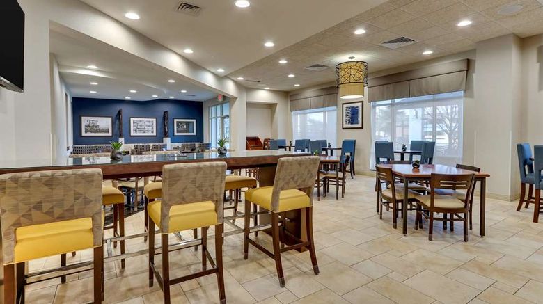 <b>Drury Inn & Suites Sikeston Restaurant</b>. Images powered by <a href="https://iceportal.shijigroup.com/" title="IcePortal" target="_blank">IcePortal</a>.