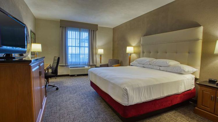 Drury Inn & Suites La Cantera Room