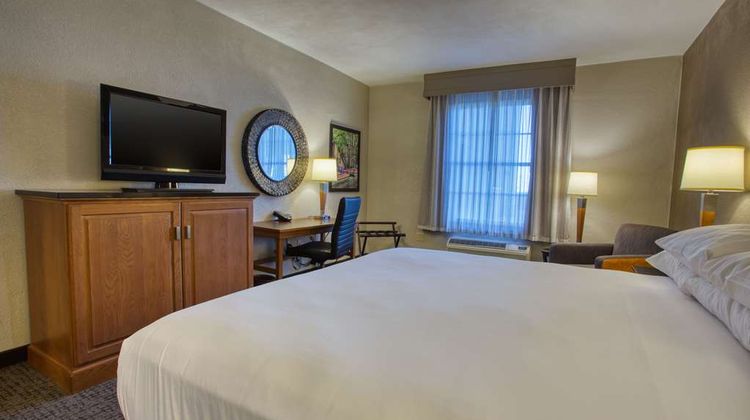 Drury Inn & Suites La Cantera Room