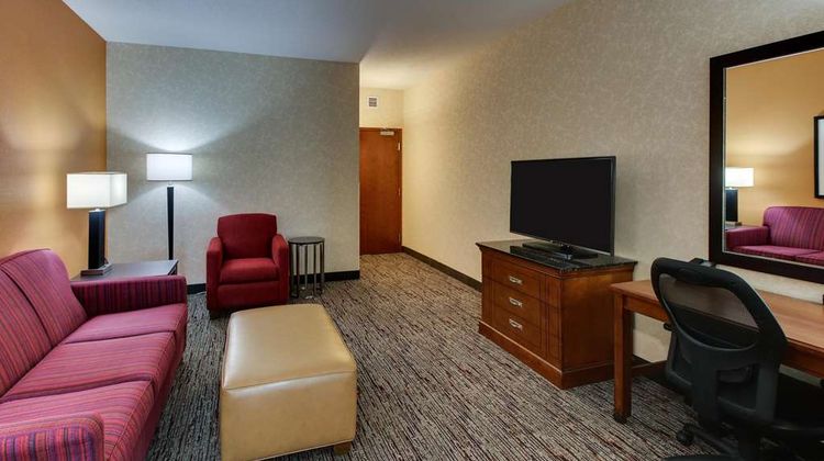Drury Inn & Suites Meridian Suite