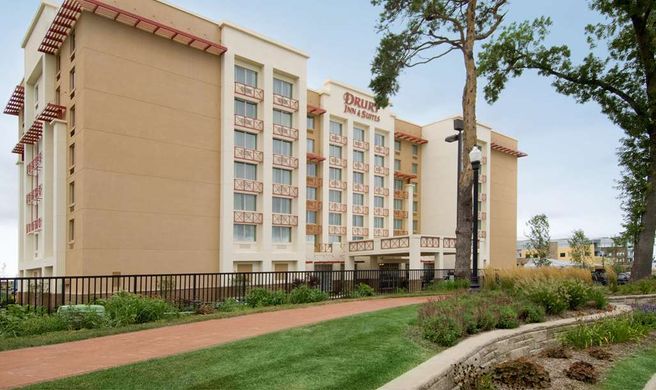 Drury Inn & Suites West Des Moines Exterior