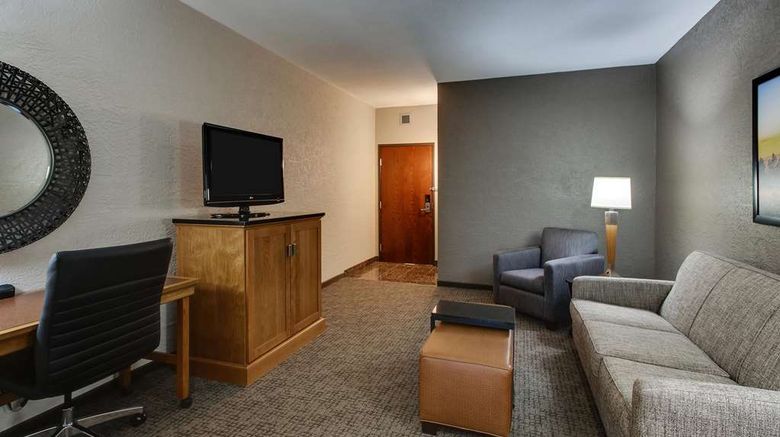 <b>Drury Inn & Suites Phoenix Happy Valley Room</b>. Images powered by <a href="https://iceportal.shijigroup.com/" title="IcePortal" target="_blank">IcePortal</a>.