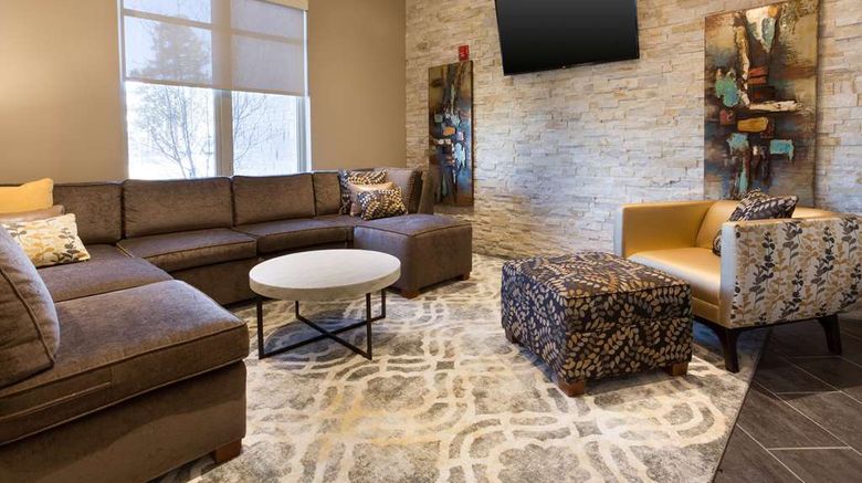 <b>Drury Inn & Suites Louisville North Lobby</b>. Images powered by <a href="https://iceportal.shijigroup.com/" title="IcePortal" target="_blank">IcePortal</a>.