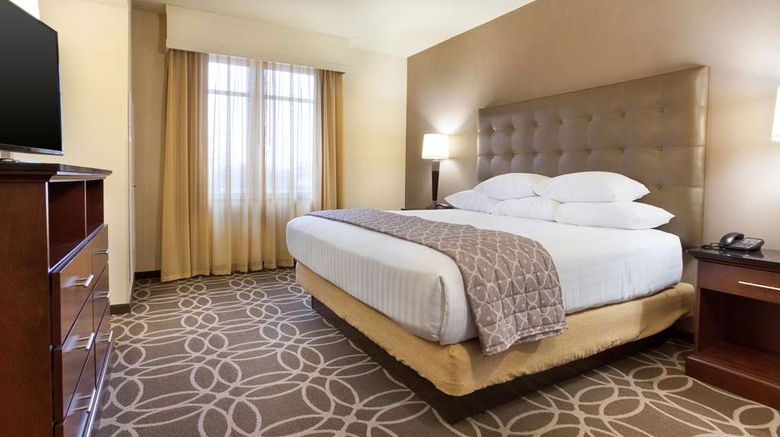 <b>Drury Inn & Suites Louisville North Room</b>. Images powered by <a href="https://iceportal.shijigroup.com/" title="IcePortal" target="_blank">IcePortal</a>.