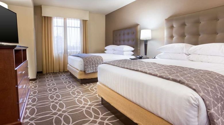 <b>Drury Inn & Suites Louisville North Room</b>. Images powered by <a href="https://iceportal.shijigroup.com/" title="IcePortal" target="_blank">IcePortal</a>.