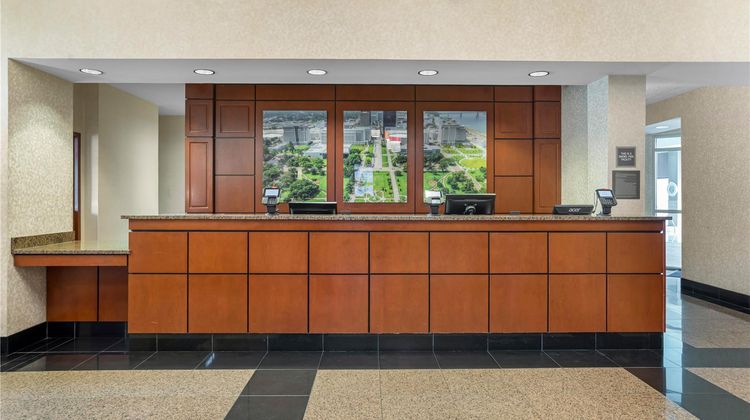 Drury Inn & Suites Baton Rouge Lobby