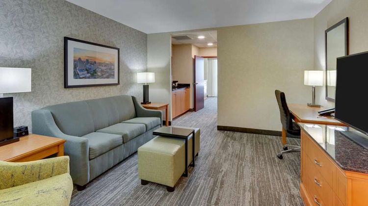 Drury Inn & Suites nr Universal Orlando Suite