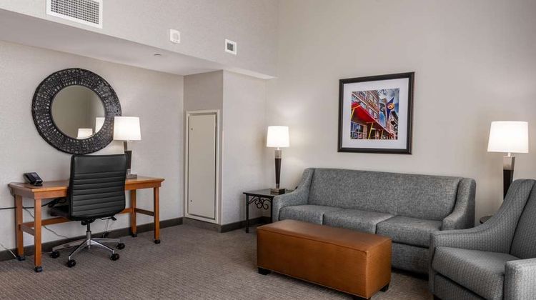 Drury Plaza Hotel Broadview Wichita Room