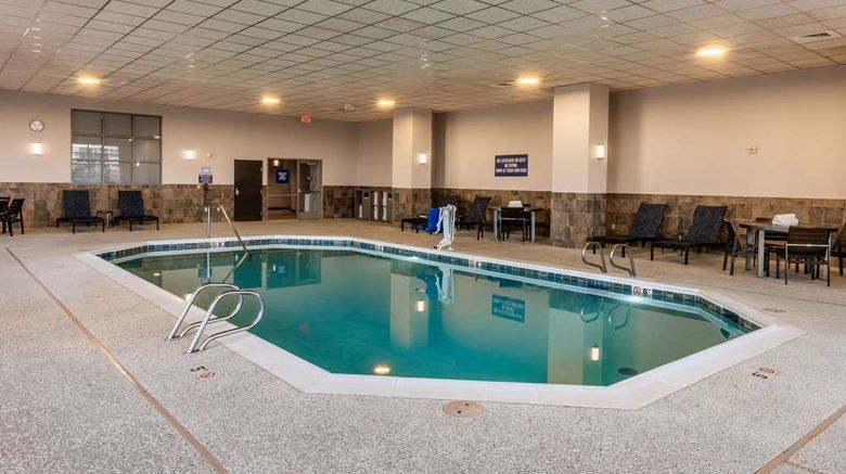 <b>Drury Plaza Hotel Broadview Wichita Pool</b>. Images powered by <a href="https://iceportal.shijigroup.com/" title="IcePortal" target="_blank">IcePortal</a>.