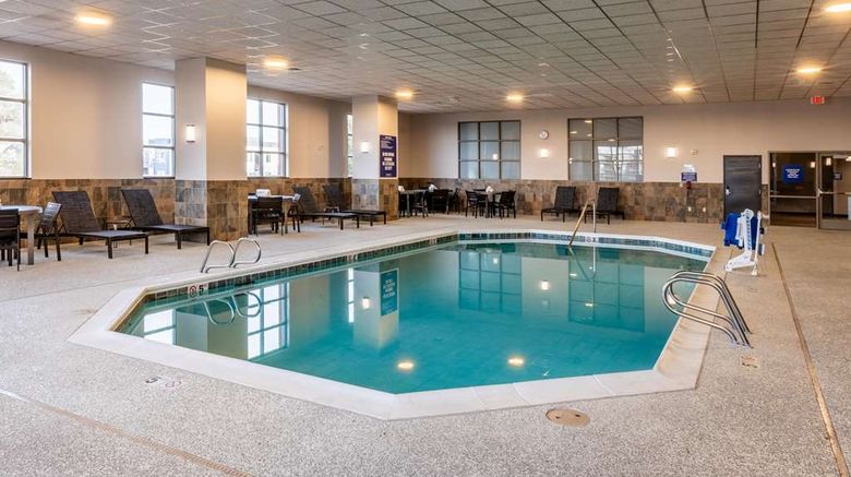 <b>Drury Plaza Hotel Broadview Wichita Pool</b>. Images powered by <a href="https://iceportal.shijigroup.com/" title="IcePortal" target="_blank">IcePortal</a>.