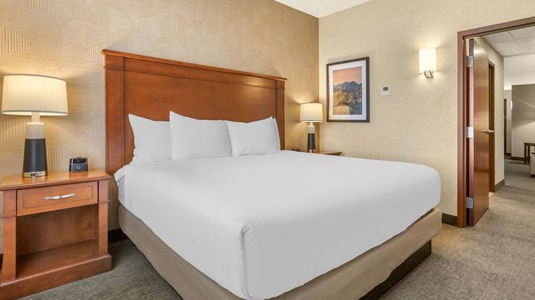<b>Drury Plaza Hotel Phoenix Tempe Room</b>. Images powered by <a href="https://iceportal.shijigroup.com/" title="IcePortal" target="_blank">IcePortal</a>.