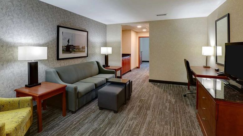 <b>Drury Inn & Suites KC Independence Room</b>. Images powered by <a href="https://iceportal.shijigroup.com/" title="IcePortal" target="_blank">IcePortal</a>.