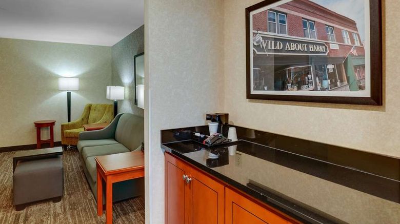 <b>Drury Inn & Suites KC Independence Room</b>. Images powered by <a href="https://iceportal.shijigroup.com/" title="IcePortal" target="_blank">IcePortal</a>.
