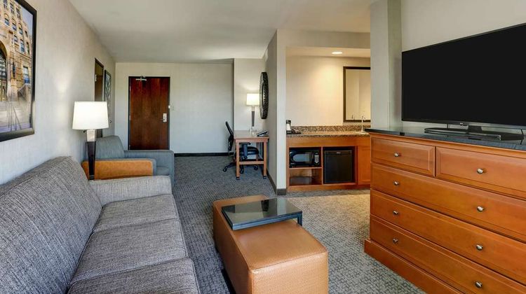 Drury Inn & Suites Phoenix Airport Room