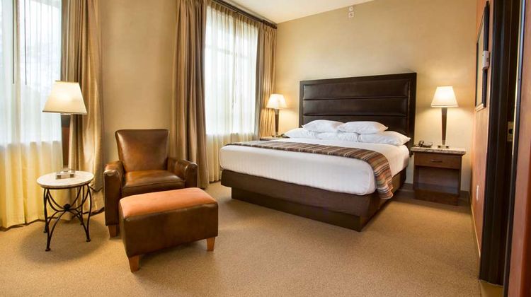 Drury Plaza Santa Fe Room
