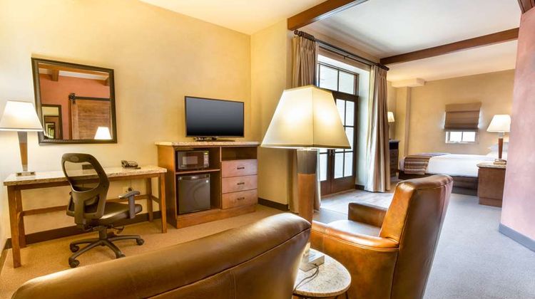 Drury Plaza Santa Fe Room