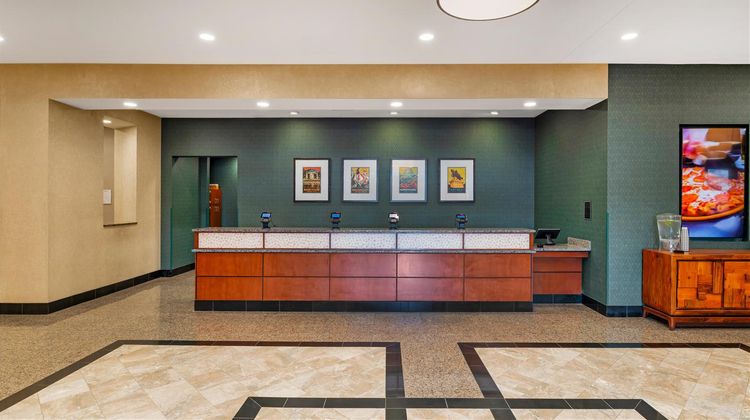 Drury Plaza Hotel St Louis Brentwood Lobby