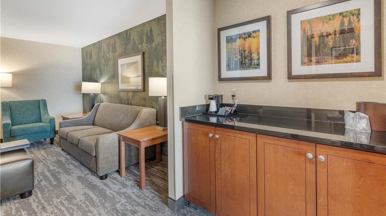 <b>Drury Plaza Hotel Denver Central Park Room</b>. Images powered by <a href="https://iceportal.shijigroup.com/" title="IcePortal" target="_blank">IcePortal</a>.